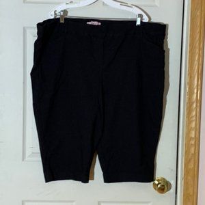 Penningtons Black Bermuda Shorts size 30P